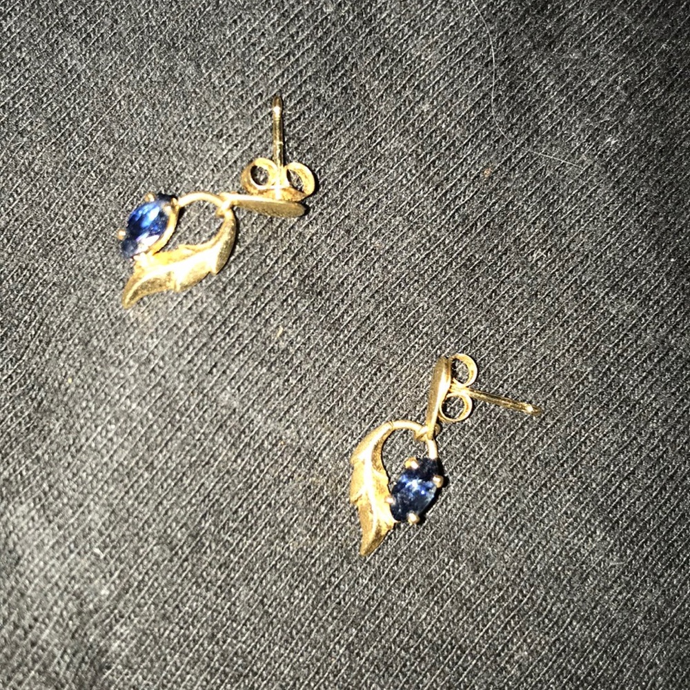 Sapphire and gold dangle earrings